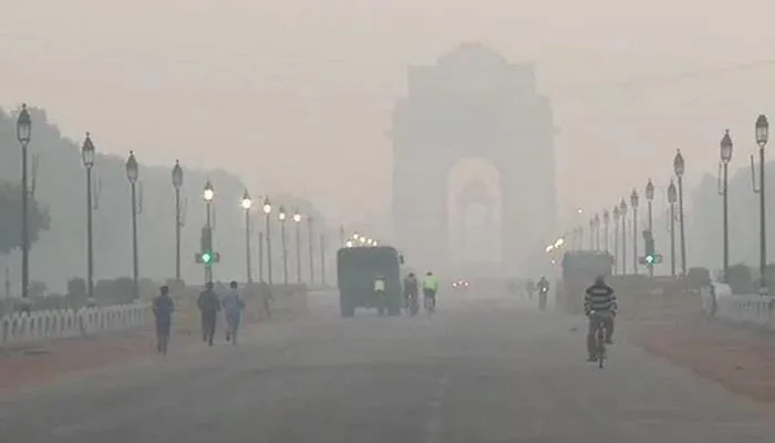 दिल्ली में पिछले 17 साल में नवंबर की सबसे सर्द सुबह, शहर के कई हिस्सों में शीत लहर