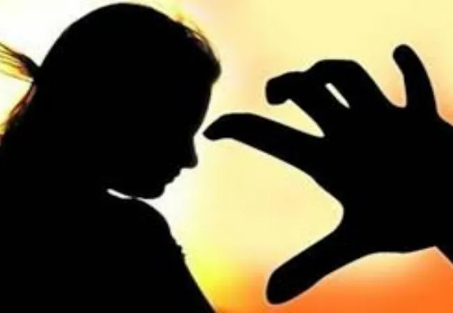 नशीला पदार्थ सुंघाकर महिला से किया दुष्कर्म, बनाई क्लिप