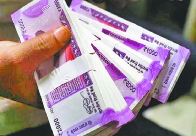 मुरादाबाद: स्टाफ नर्स में नौकरी लगवाने के नाम पर पांच लाख ठगे