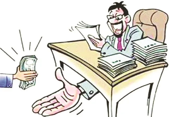 मुरादाबाद: बेसिक शिक्षा विभाग के यूनीफार्म ठेके में शर्त की अनदेखी