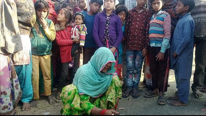 सीतापुर: रोडवेज बस की चपेट में आने से बच्ची की मौत