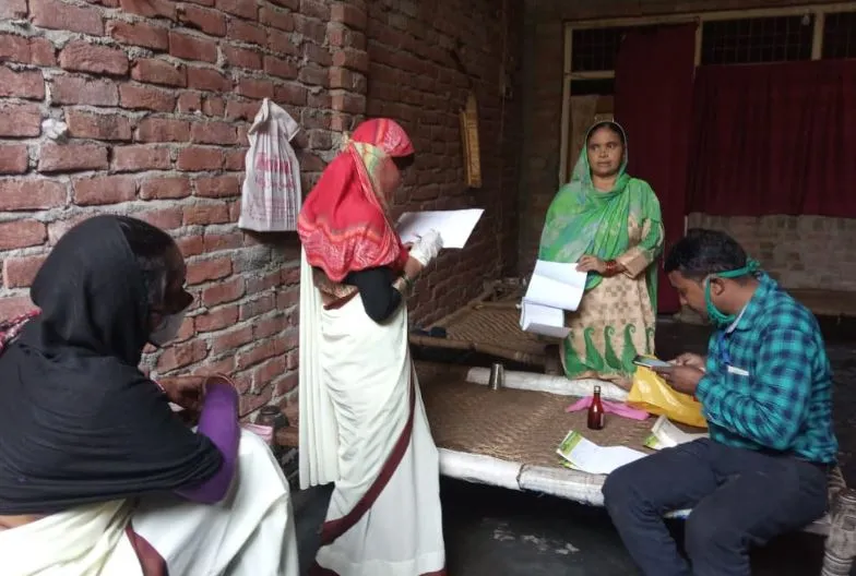 बरेली: मजनूपुर गांव के 25 घरों में निकला डेंगू का लार्वा