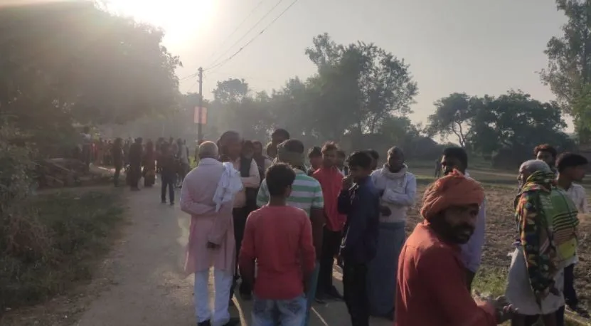 मिर्जापुर: अनियंत्रित ट्रैक्टर की चपेट में आने से विवाहिता की दर्दनाक मौत