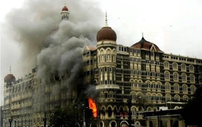 बॉलीवुड ने 26/11 के पीड़ितों और शहीदों को किया याद