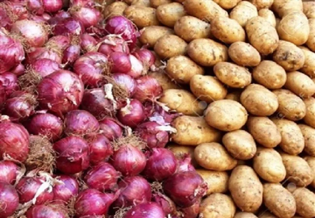 कीमतों में उछाल, आम आदमी की पहुंच से दूर हुआ आलू, प्याज
