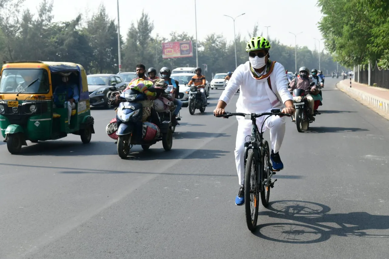 ऊर्जा मंत्री बिजली बकायेदारों के घर पहुंचे