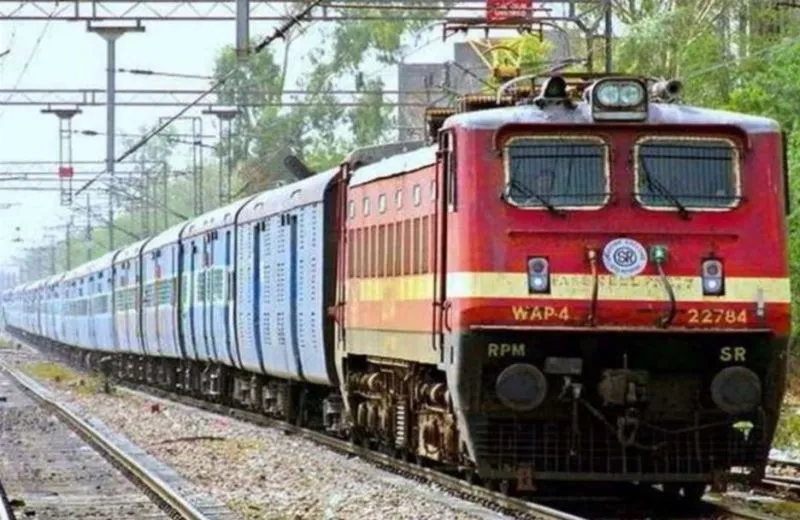 लखनऊ: रेलखंड दोहरीकरण के चलते छह ट्रेनों के बदले मार्ग