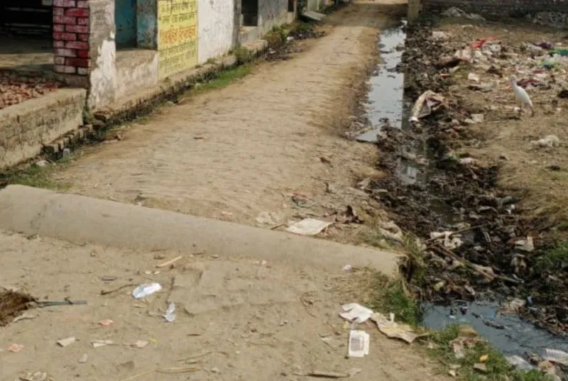 बरेली: सफाई व्यवस्था ठप, सफाईकर्मी कर रहे चालक और अर्दली का काम