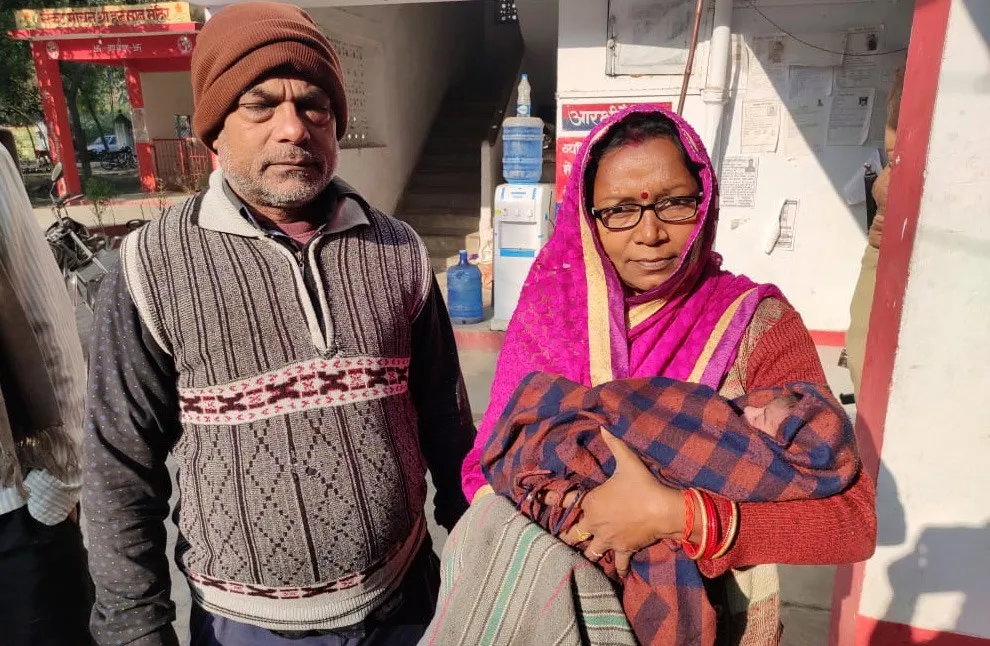 माता बनी कुमाता, नवजात शिशु को झाड़ियों में फेंका
