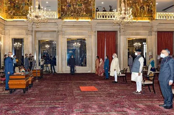 यशवर्धन सिन्हा बने सीआईसी, तीन सूचना आयुक्तों ने भी ली शपथ