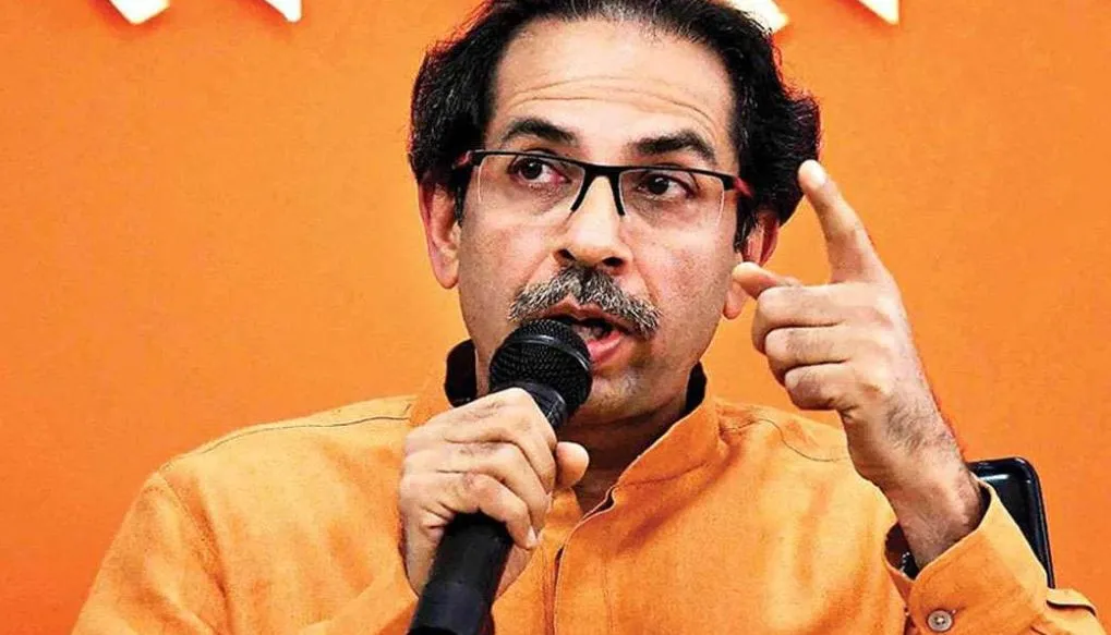 नोटबंदी पर जश्न मनाना पीड़ितों की कब्र पर केक काटने जैसा : शिवसेना