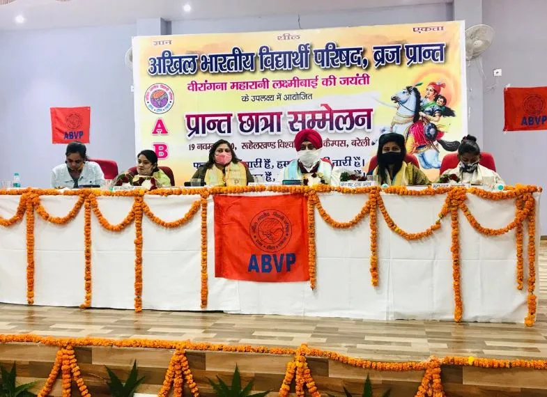 परिस्थिति कोई भी हो डट कर करें सामना: बबीता फोगाट