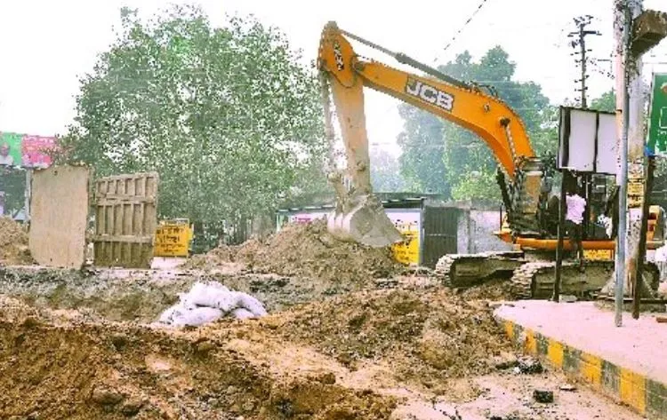 बरेली: सीवर लाइन से खराब तीन सड़कें सात दिन में बनाएगा जल निगम