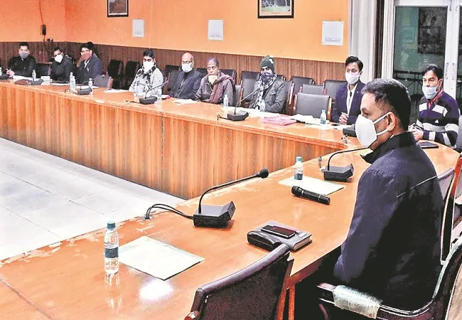 मुरादाबाद: बैंक की लापरवाही से 250 स्ट्रीट वेंडर्स के लोन अटके