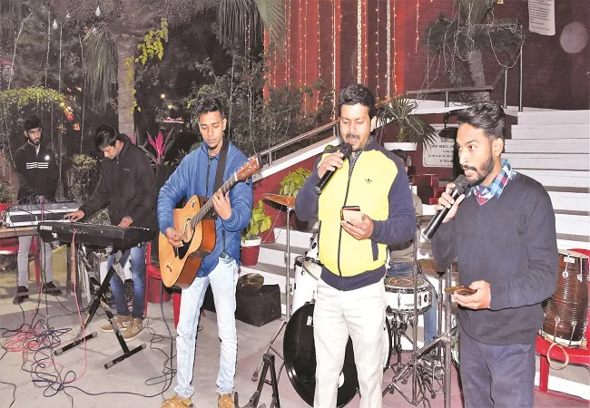 मुरादाबाद : शहर के चर्चों में केक सेरेमनी आज, जन्म लेंगे प्रभु यीशु