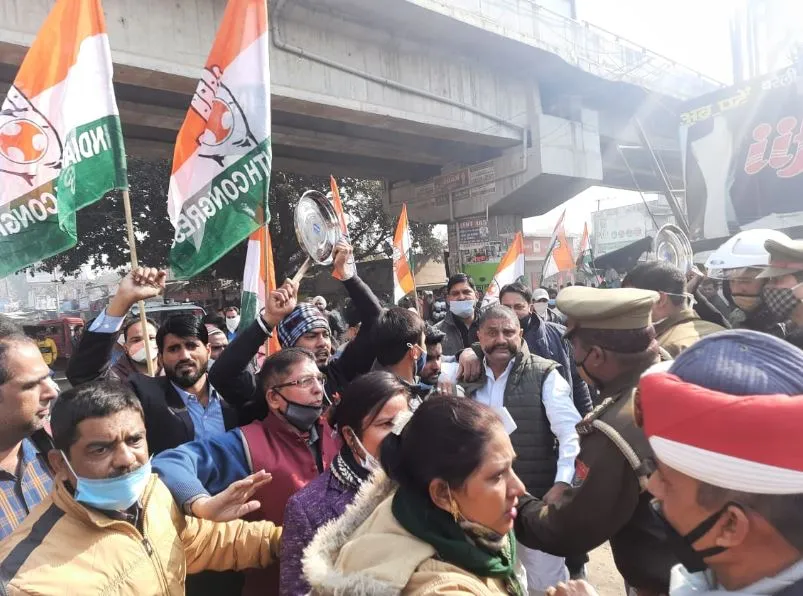 कृषि कानूनों के विरोध में खुलकर आए कांग्रेसी, शहामतगंज चौकी पर हंगामा