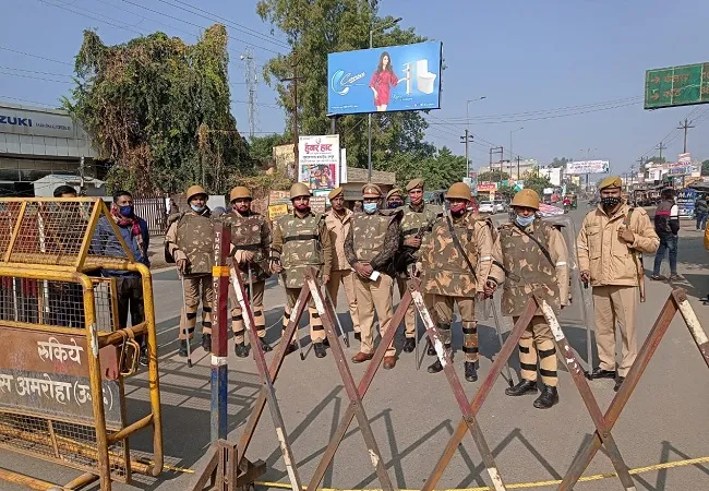 अमरोहा में किसानों ने दी कलेक्ट्रेट घेराव की चेतावनी, पुलिस प्रशासन अलर्ट