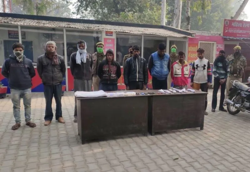 शाहजहांपुर: मुठभेड़ में नौ बदमाश गिरफ्तार, दो सिपाही घायल