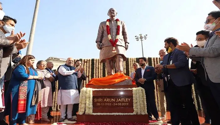 अरुण जेटली स्टेडियम में अमित शाह ने किया अरुण जेटली की प्रतिमा का अनावरण