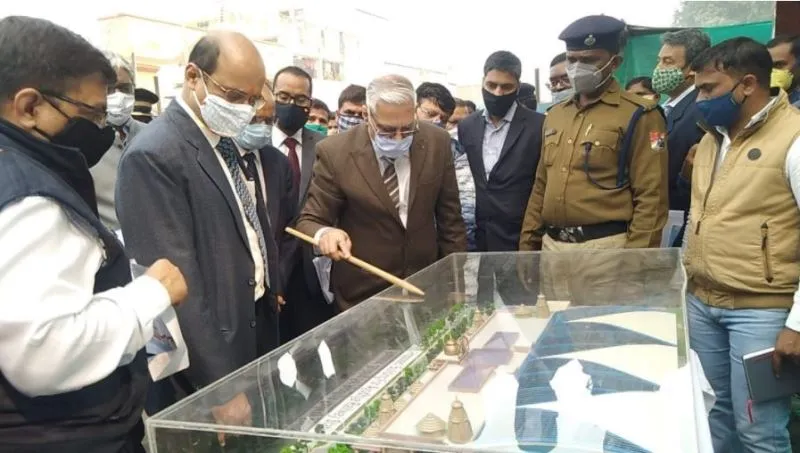 अयोध्या रेलवे स्टेशन का निर्माण निर्धारित समय में पूरा करने का निर्देश