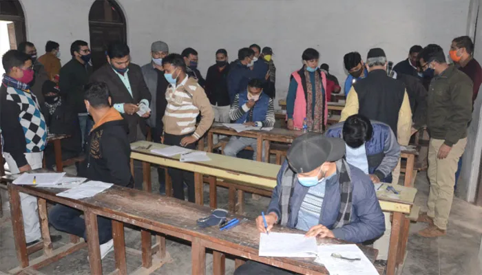 बरेली: कोविड है तो चेकिंग क्यों कर रहे हो, दूर रहो