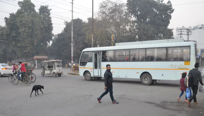 बरेली: यातायात निदेशालय के अधिकारी ने जाना ट्रैफिक का हाल