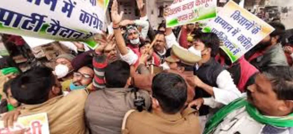 पुलिस ने 26 कांग्रेस कार्यकर्ताओं को लिया हिरासत में, ये रही वजह