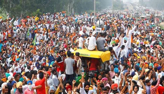 भारत बंद: प्रदर्शन कर रहे किसान दिल्ली में सड़कें, टोल प्लाजा जाम करने को तैयार