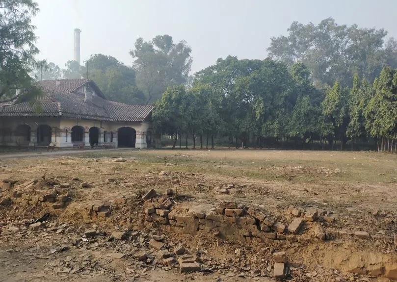 बरेली: 55 दिन बाद भी ईएसआईसी अस्पताल के निर्माण में नहीं लगी एक भी ईंट