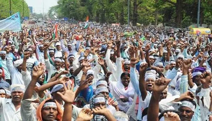 सरकार ने फिर कहा, वह किसानों से वार्ता को तैयार