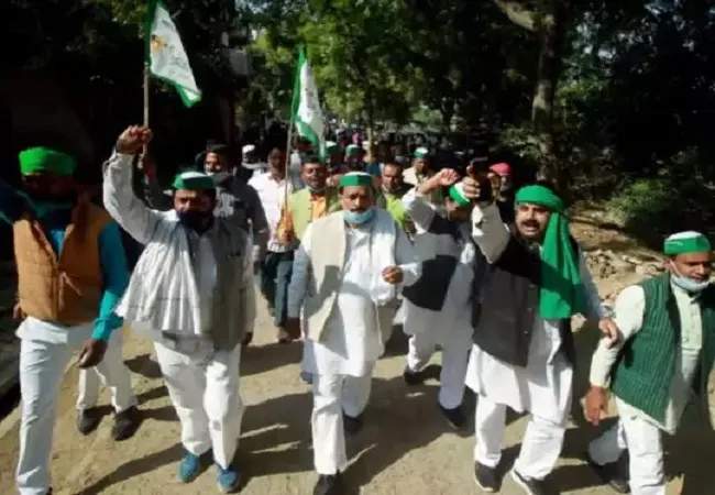 संभल: आंदोलन करने पर किसानों को भेजा 50 लाख रुपए का नोटिस, पुलिस ने कहा कम करेंगे राशि