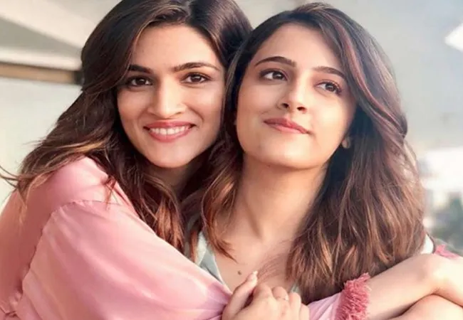बॉलीवुड में डेब्यू करेंगी कृति सेनन की बहन नुपुर, अक्षय के साथ गाने में आयी थीं नजर