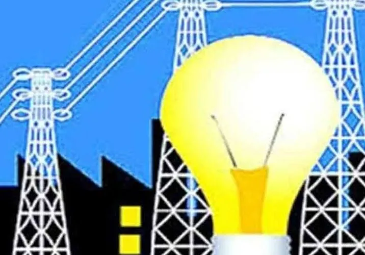 बरेली: उपखंड अधिकारी को बचाने में लगे उच्चाधिकारी