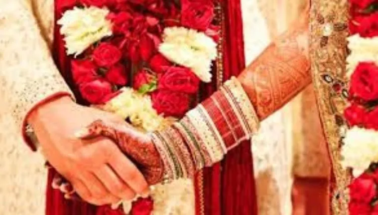 शाहजहांपुर: बारात में बवाल, दूल्हे की अंगुली चबाई