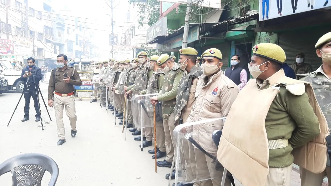 भारत बंद: मुरादाबाद में मुख्य चौराहों और बाजारों में पुलिसकर्मी तैनात, कई नेताओं को किया नजरबंद