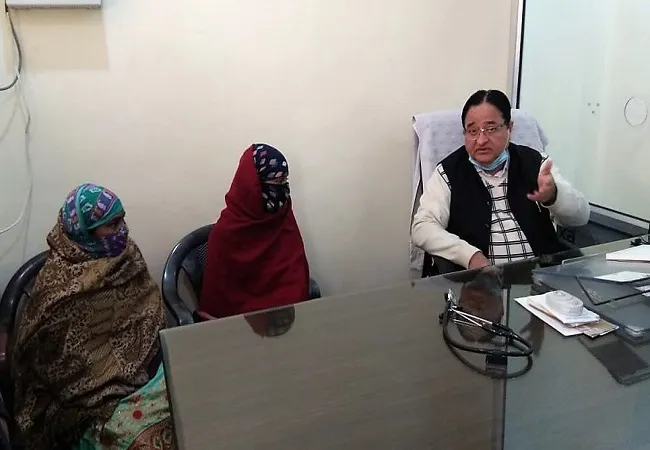 मुरादाबाद: सपा सांसद के सामने पिंकी बोली, अपनी मर्जी से धर्म परिवर्तन कर किया निकाह