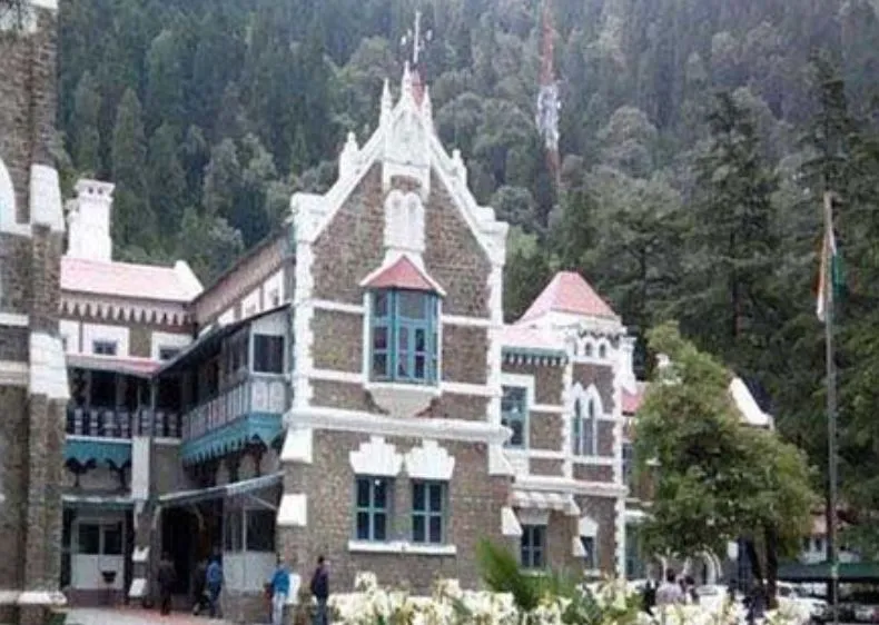 हल्द्वानी: भर्ती के नये नियमों के खिलाफ हाईकोर्ट पहुंचा नर्सिंग स्टाफ