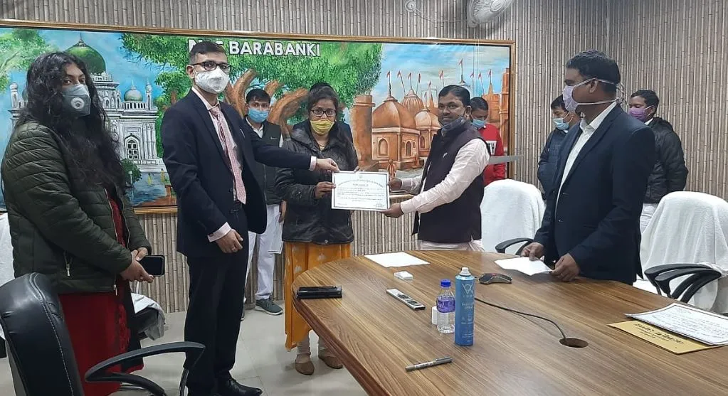 बाराबंकी: सांसद ने नलकूप चालकों को वितरित किए नियुक्ति पत्र