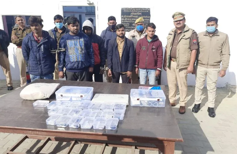 शाहजहांपुर: लोन दिलाने के नाम पर ठगी करने वाले गिरोह के पांच सदस्य गिरफ्तार