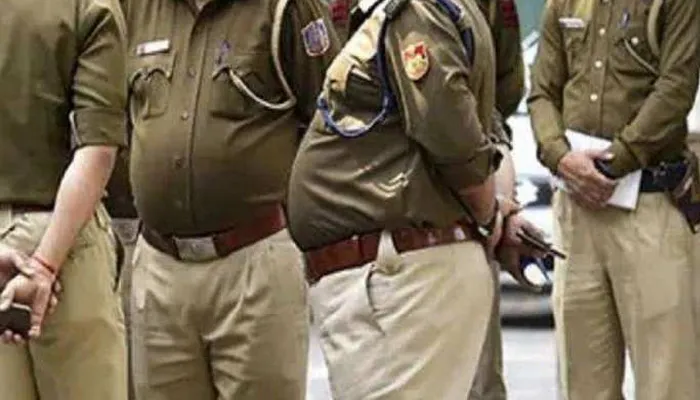 बरेली: रक्षकों ने ही मचाई लूटपाट, दरोगाओं पर उठीं ज्यादा अंगुलियां