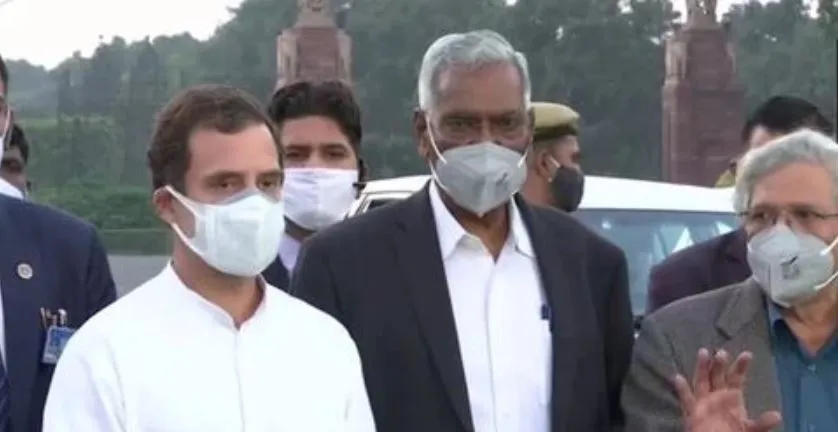 कृषि कानूनों को लेकर मचा सियासी घमासान, राहुल समेत पांच विपक्षी नेता राष्ट्रपति से मिले