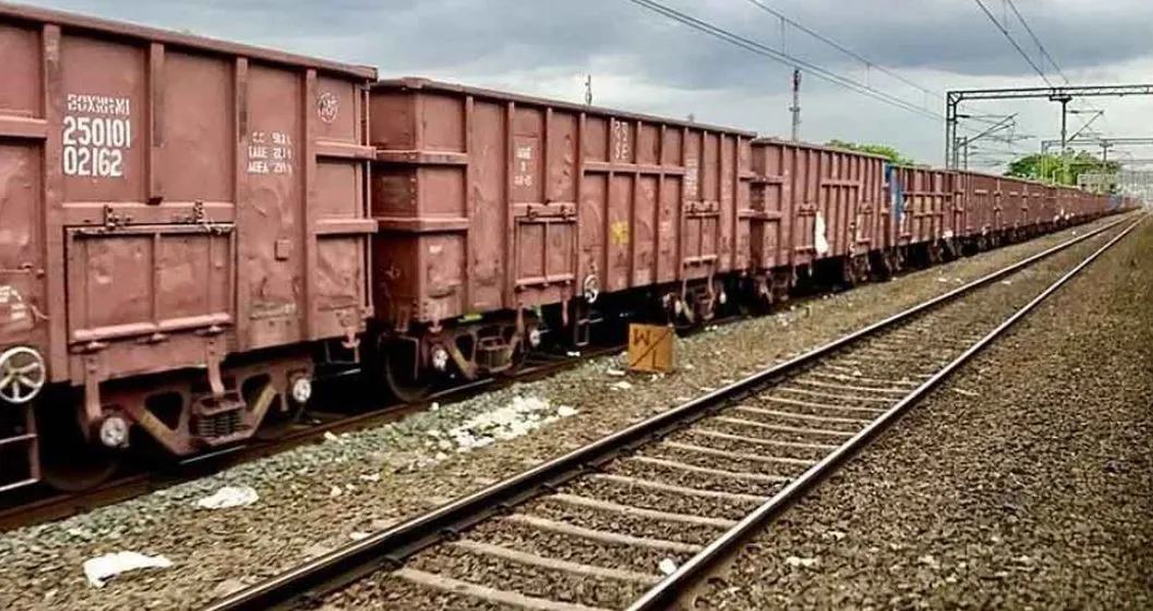 मालगाड़ी ने रचा इतिहास, राजधानी एक्सप्रेस को पछाड़ा