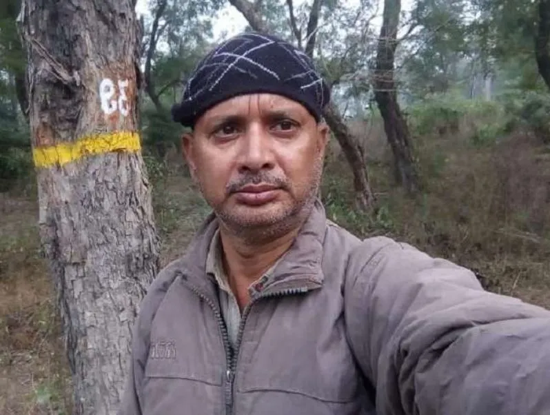 हल्द्वानी: वन दरोगा का शव गौला रोखड़ के जंगल में पेड़ से लटका मिला