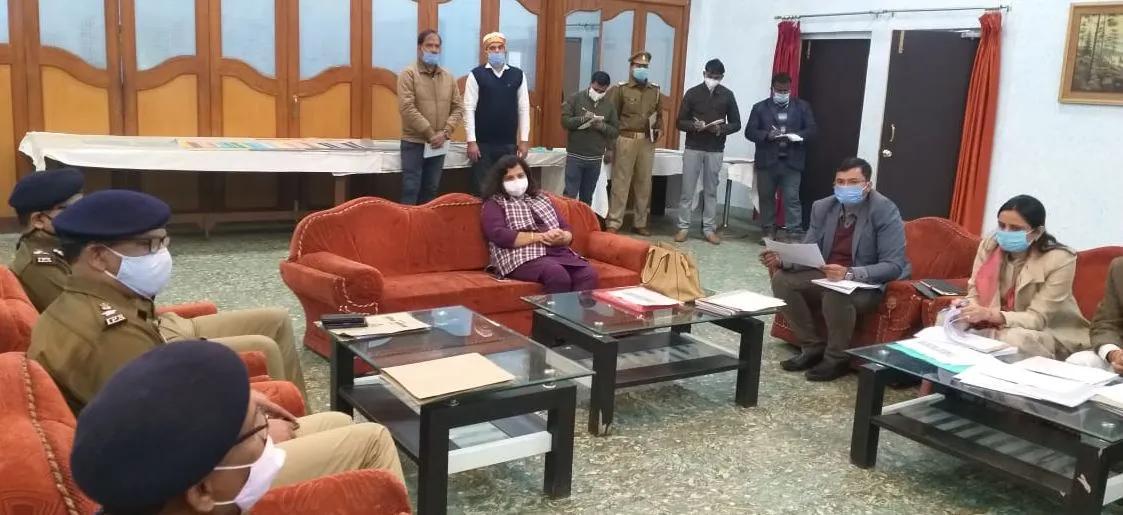 अमेठी: नोडल अधिकारी ने ली बैठक, कहा- किसानों की समस्याओं का जल्द करें निस्तारण