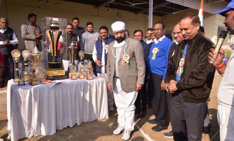 लखनऊ: लोक निर्माण विभाग का द्वितीय क्रिकेट टूर्नामेंट शुरू, फरवरी में होगा फाइनल मुकाबला