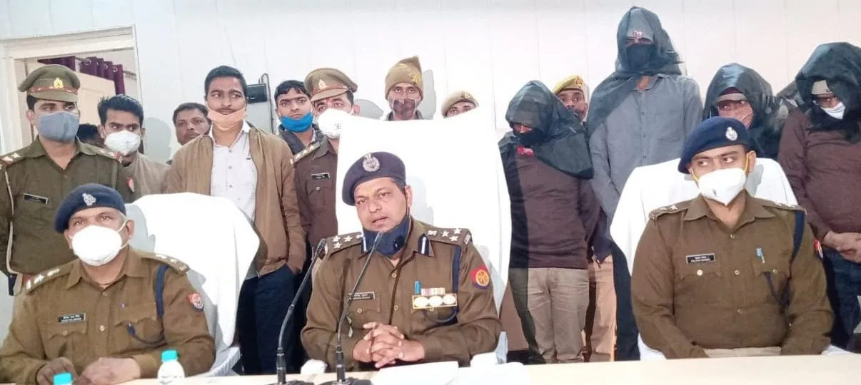 अयोध्या: श्रीराम जन्मभूमि तीर्थ क्षेत्र ट्रस्ट खाते से रकम निकालने वालों को पुलिस ने पकड़ा