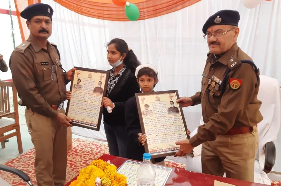 बाराबंकी: पुलिस अधीक्षक ने किया थाने का निरीक्षण, क्षेत्र के लोगों से मांगा सहयोग