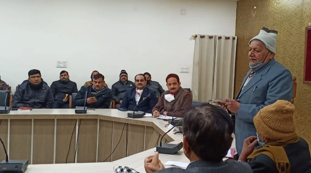 बरेली: पेंशनरों ने चिकित्सा प्रतिपूर्ति दावे को हल करने की मांग उठाई