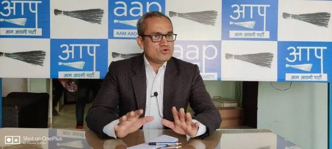 काशीपुर : जनता दिखाए मुख्यमंत्री को स्कूलों की हकीकत – शर्मा