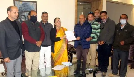 हल्द्वानी: पंगोट में निजी रोपवे के लिए 250 पेड़ों पर आरी चलाने का विरोध